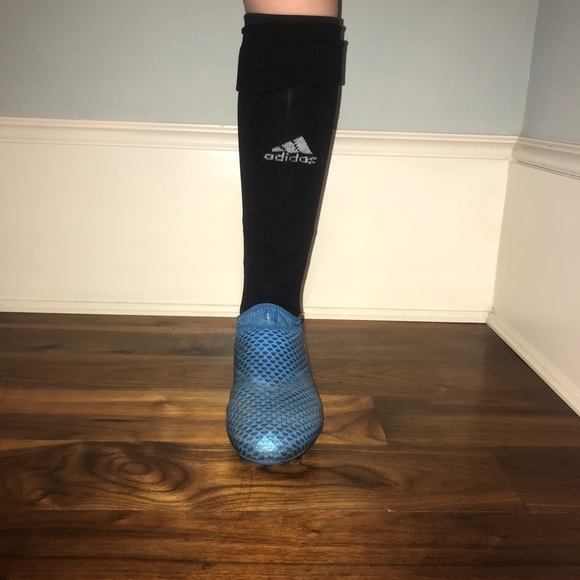 Adidas soccer cleats! Size kids 4! - Picture 7 of 8